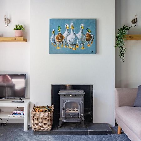 Family Friendly Cottage With Bunk Beds And Courtyard Malmesbury Exterior photo