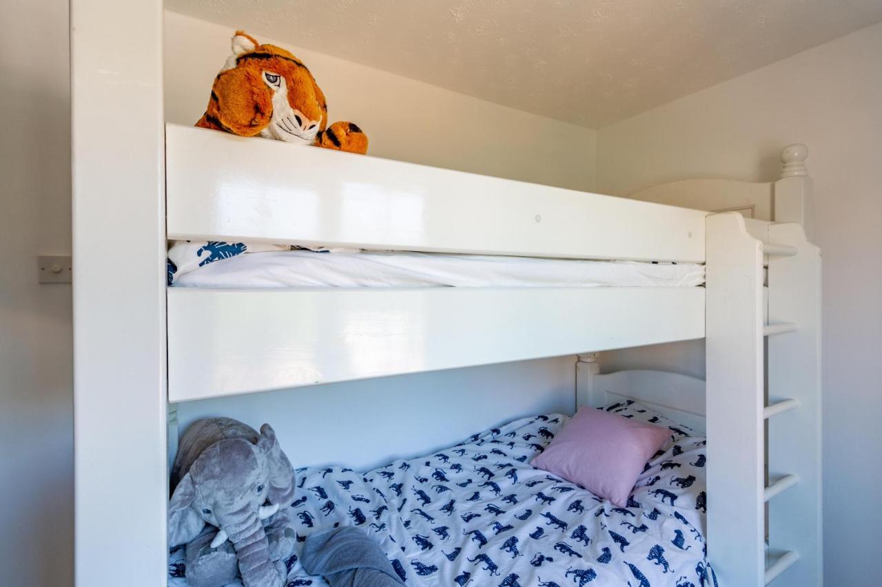 Family Friendly Cottage With Bunk Beds And Courtyard Malmesbury Exterior photo