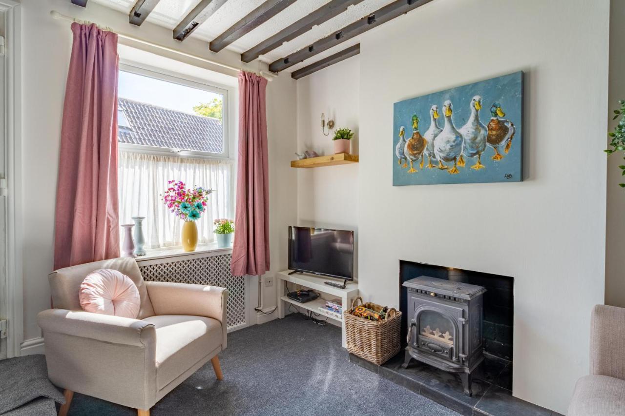 Family Friendly Cottage With Bunk Beds And Courtyard Malmesbury Exterior photo