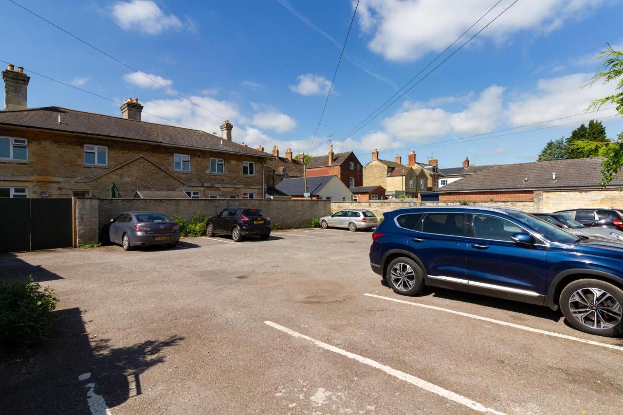 Family Friendly Cottage With Bunk Beds And Courtyard Malmesbury Exterior photo