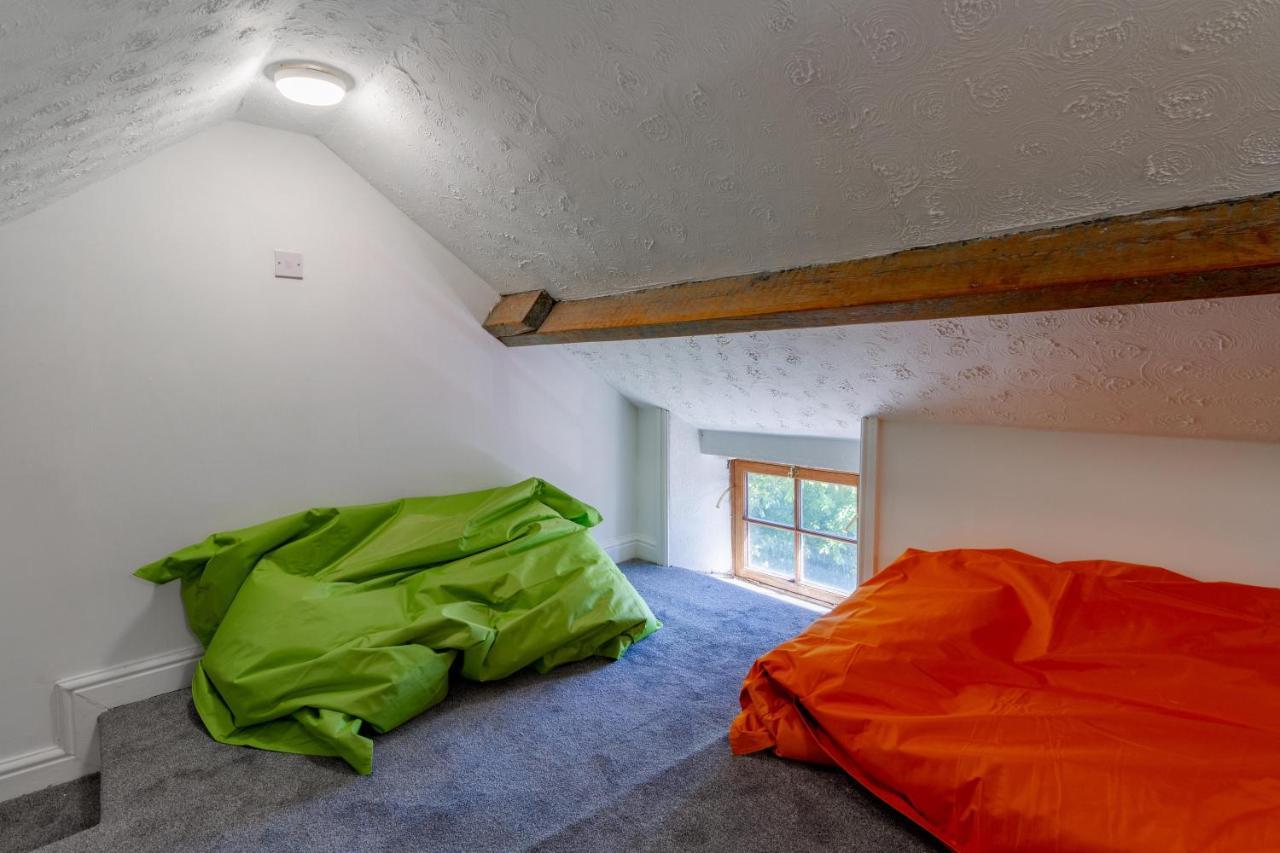 Family Friendly Cottage With Bunk Beds And Courtyard Malmesbury Exterior photo