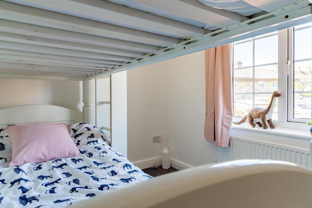 Family Friendly Cottage With Bunk Beds And Courtyard Malmesbury Exterior photo
